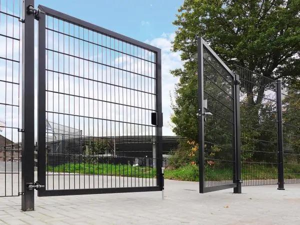 Metal gates