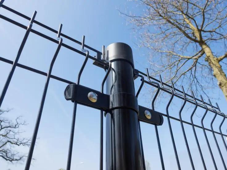 V Mesh Fencing