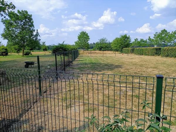 V mesh fence package